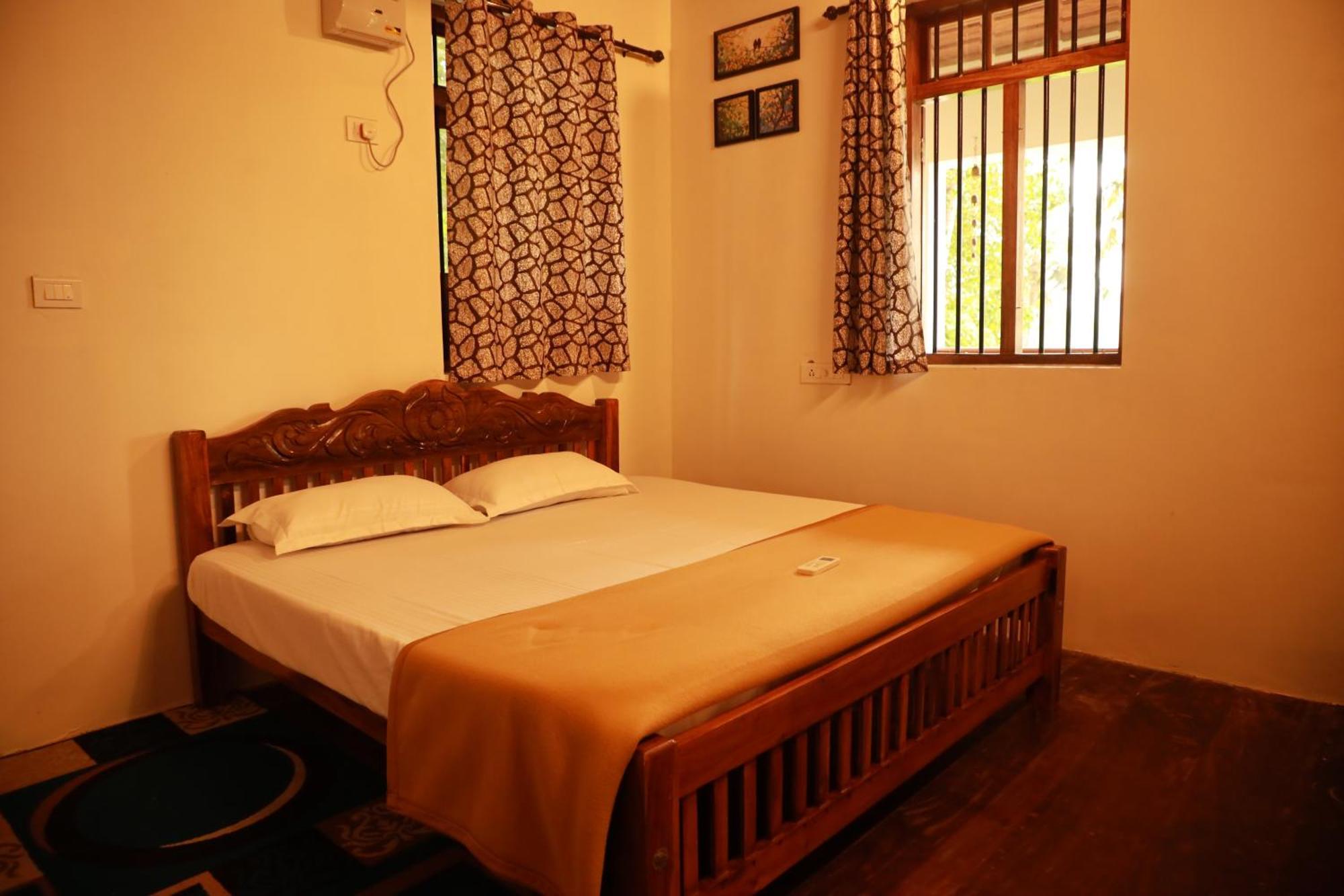 Kovalam Lake View Villa Vellayani Екстер'єр фото
