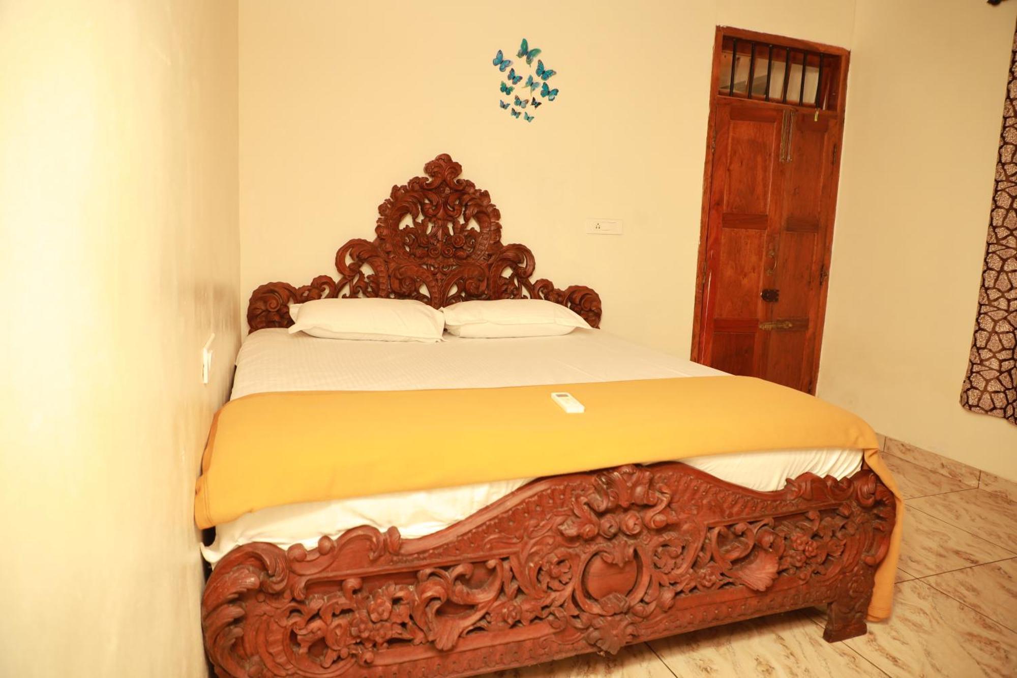 Kovalam Lake View Villa Vellayani Екстер'єр фото