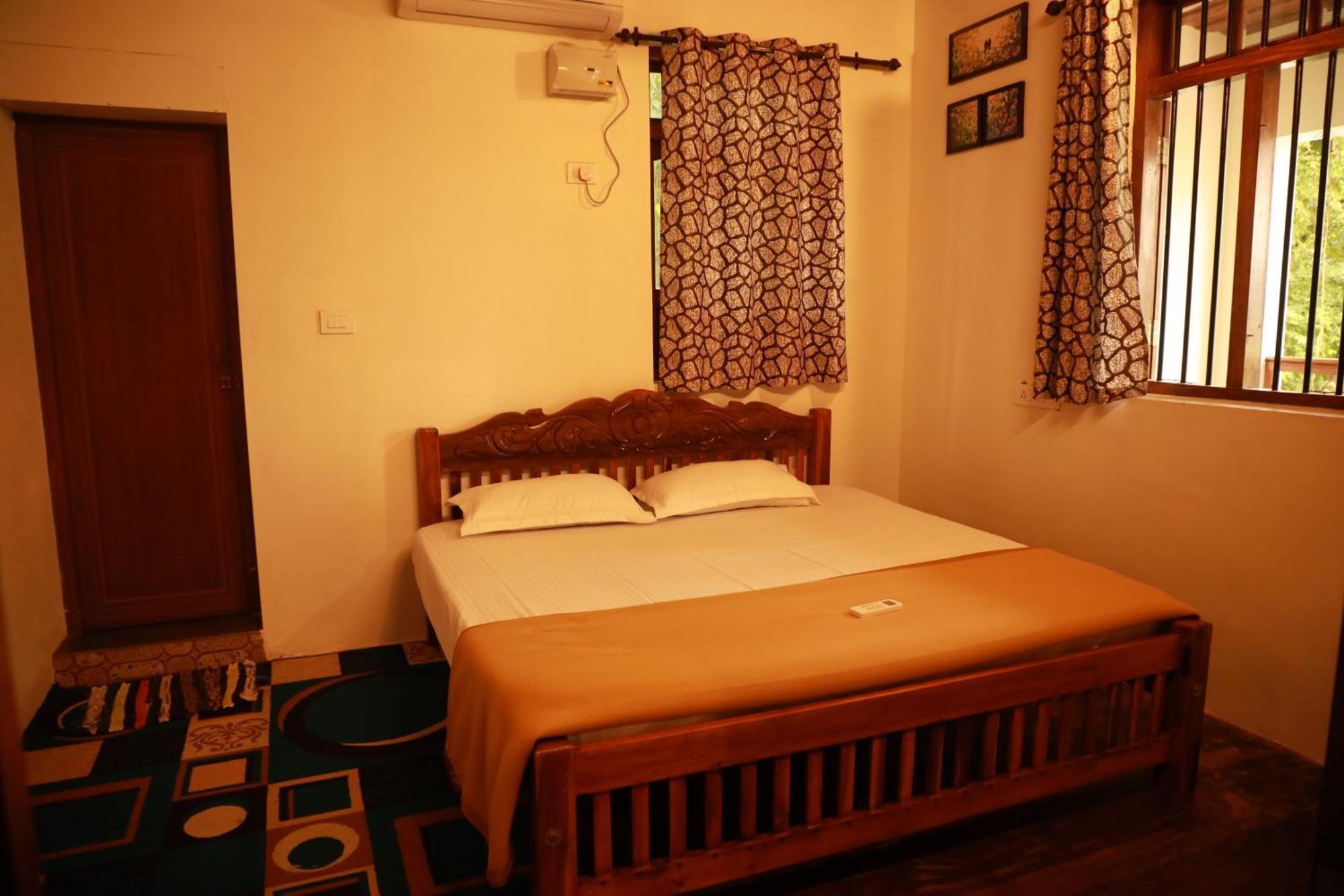 Kovalam Lake View Villa Vellayani Екстер'єр фото