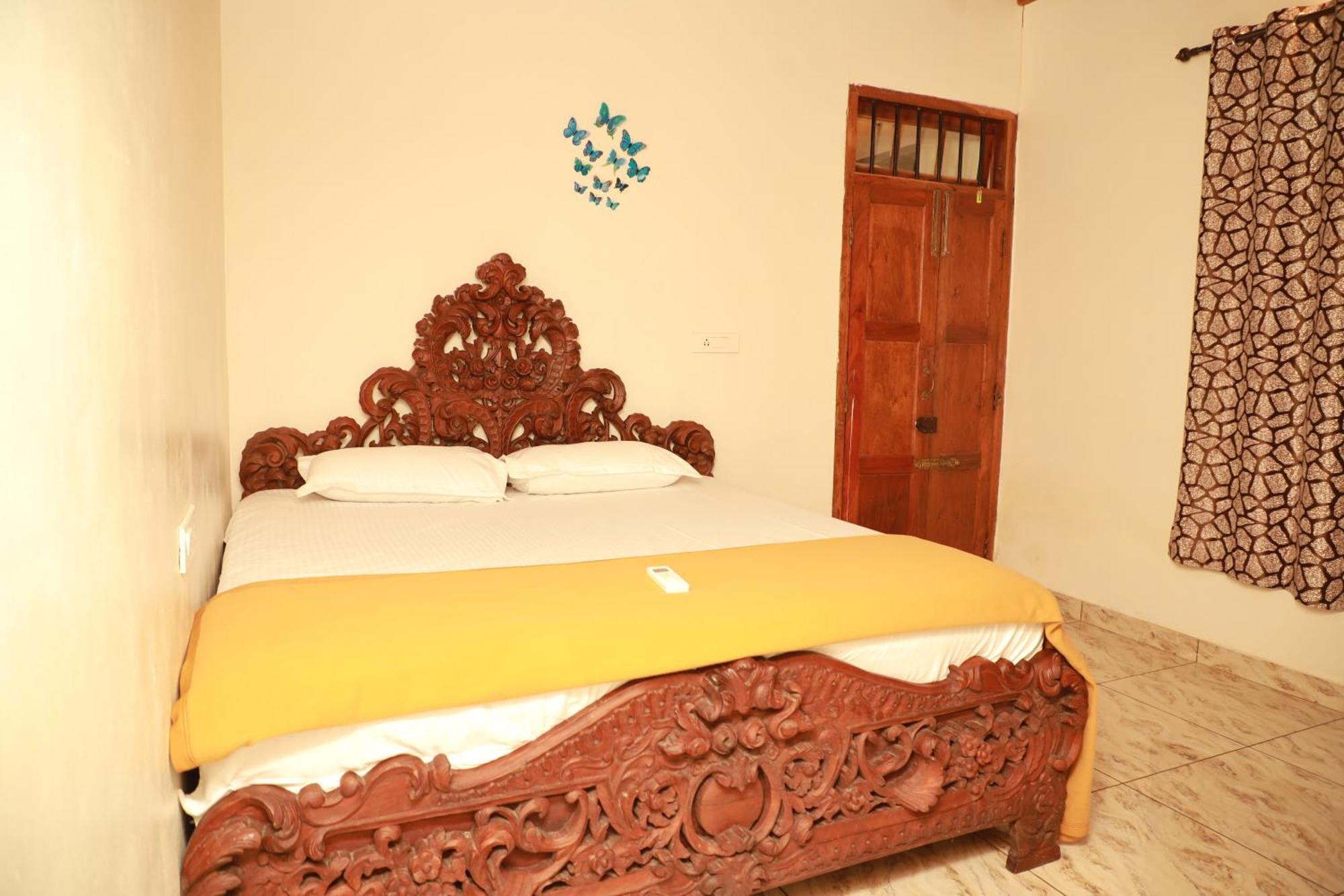 Kovalam Lake View Villa Vellayani Екстер'єр фото