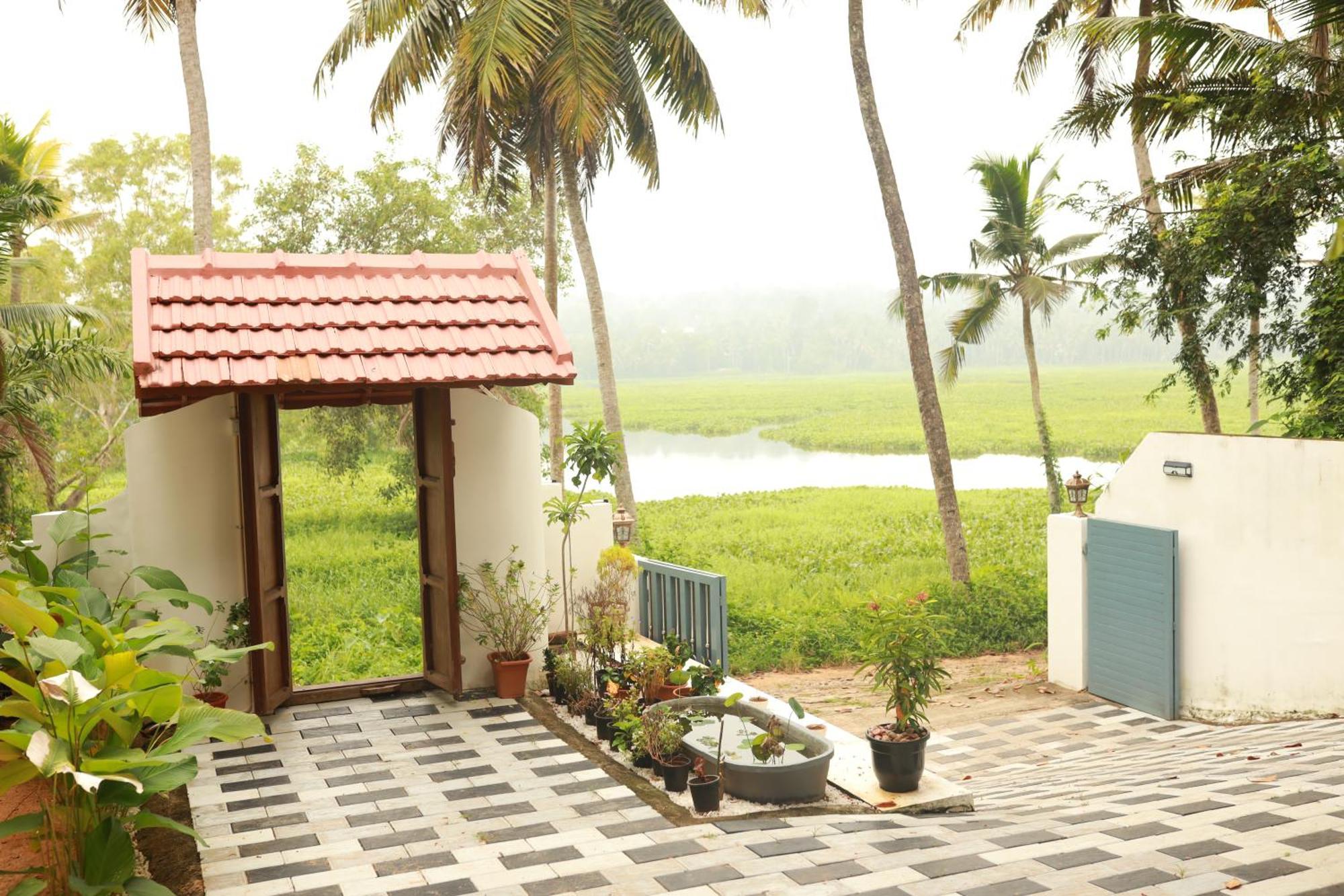 Kovalam Lake View Villa Vellayani Екстер'єр фото