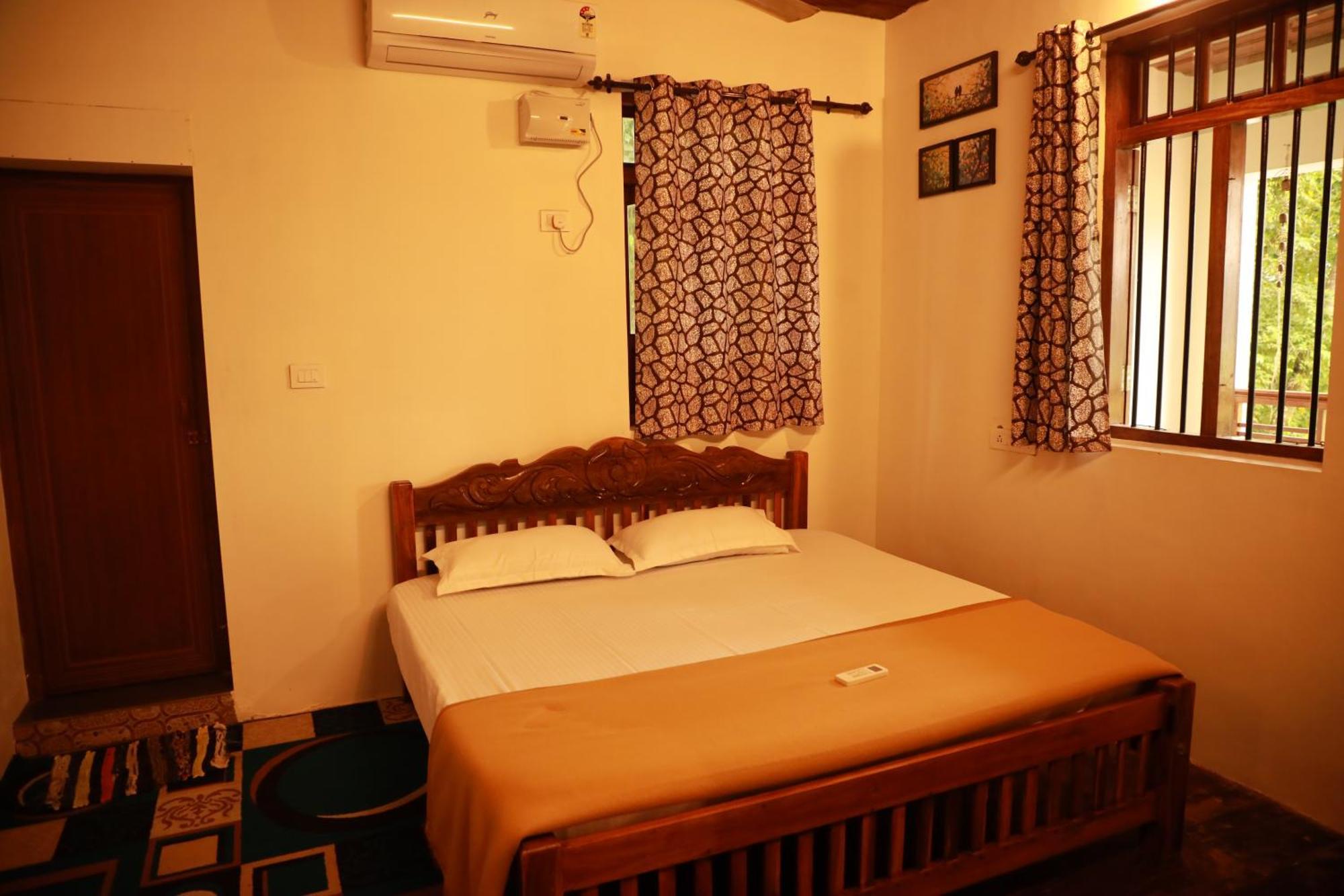 Kovalam Lake View Villa Vellayani Екстер'єр фото