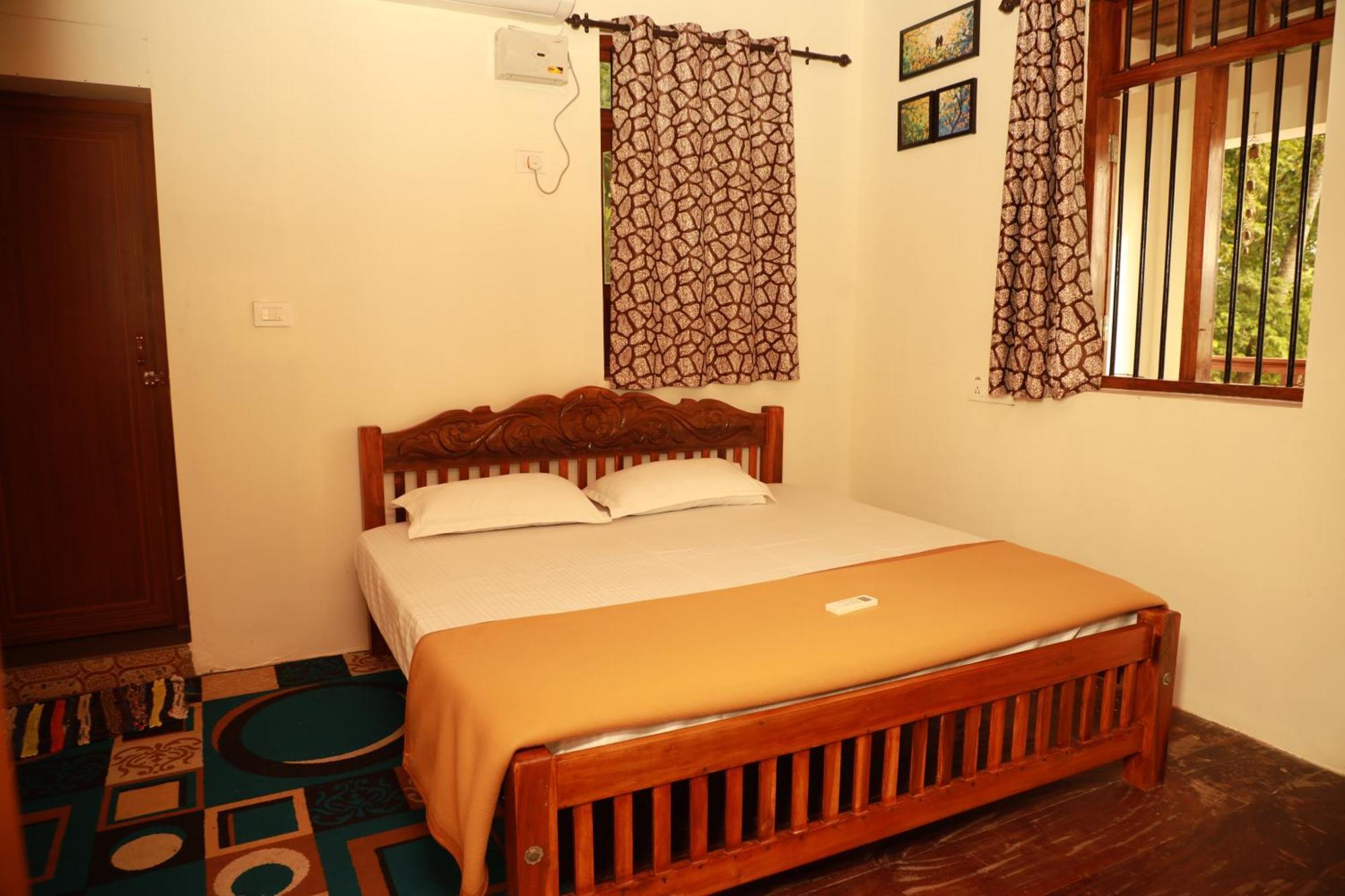 Kovalam Lake View Villa Vellayani Екстер'єр фото