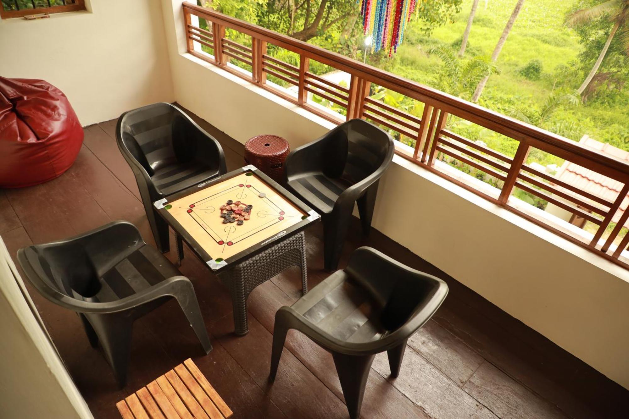 Kovalam Lake View Villa Vellayani Екстер'єр фото