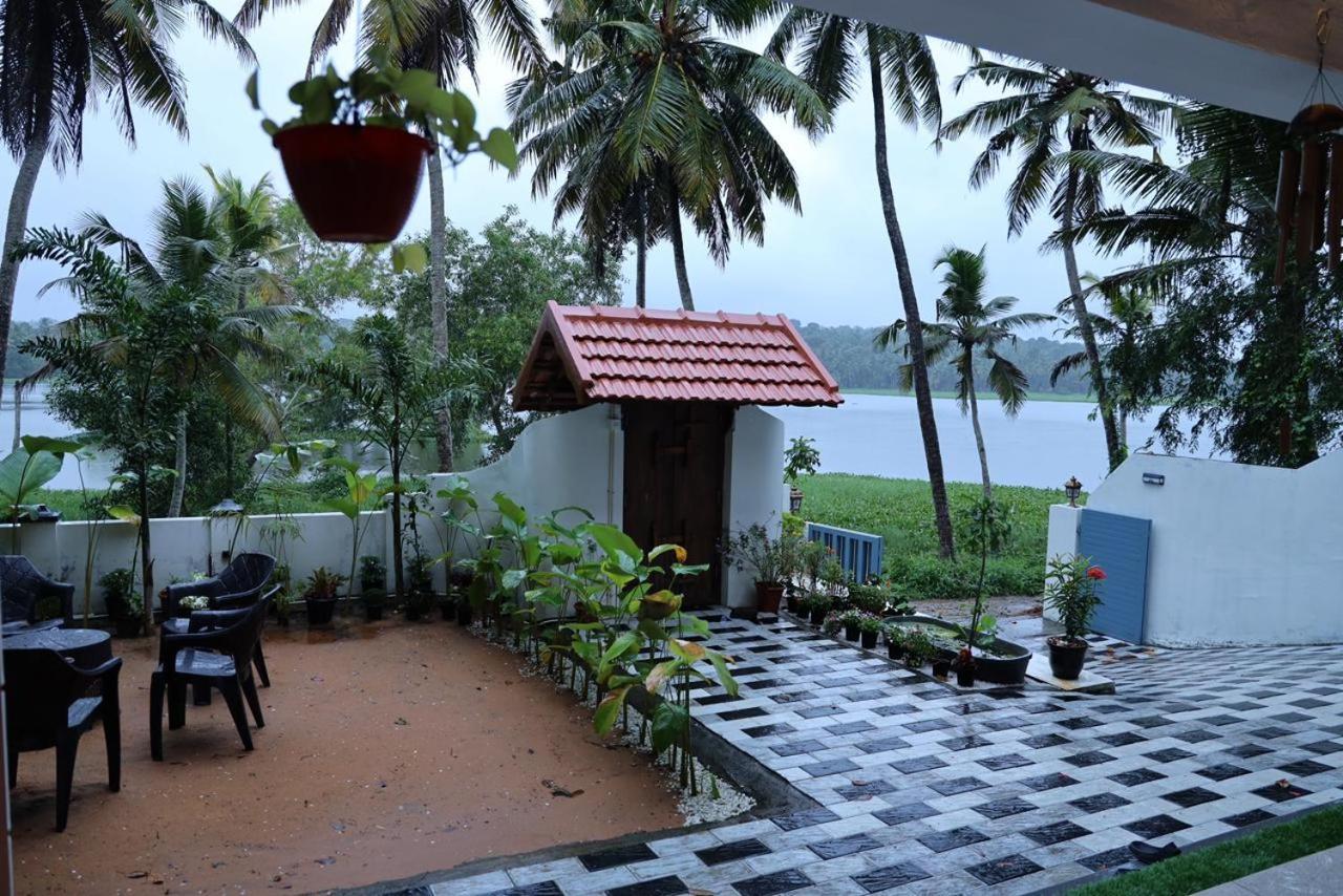 Kovalam Lake View Villa Vellayani Екстер'єр фото